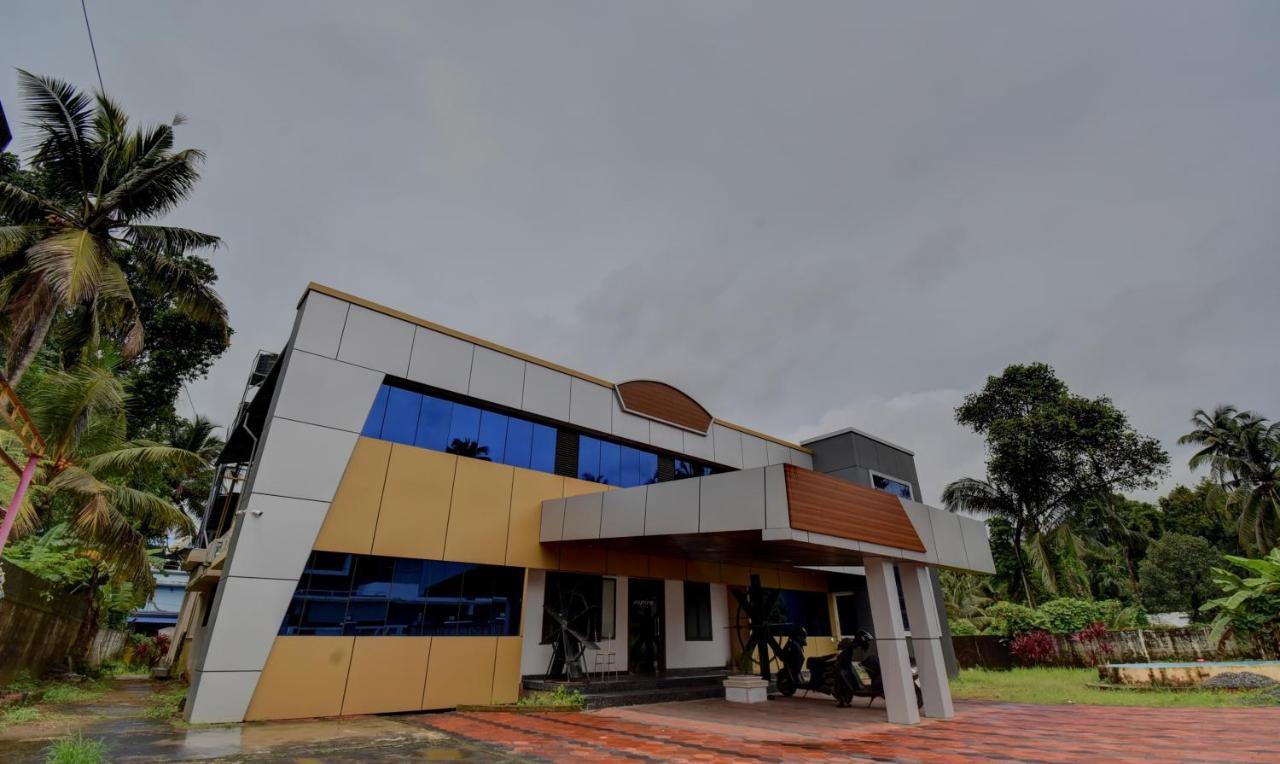Aspire Maradu Hotel Kochi Exterior foto