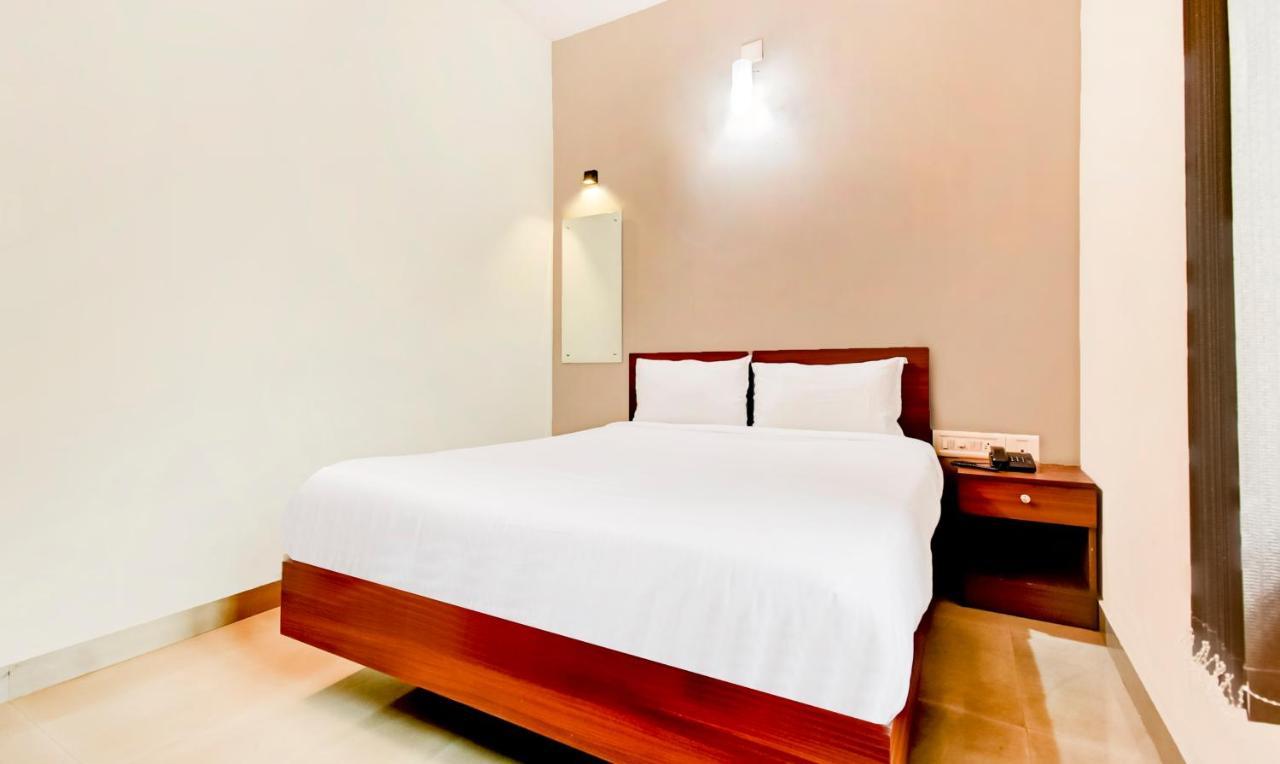Aspire Maradu Hotel Kochi Exterior foto